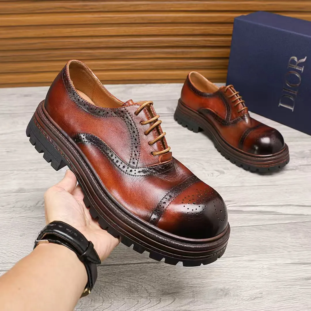 Factory price 540 🕷️🕷️[Dior] Dior's new men's shoes are launched in Hong Kong counters. Official website 1:1 production. Original Italian patented cowhide + water-dyed 🐂 leather lining. Designed by European and American masters. Goodyear craftsmanship, washed cowhide, perfect shape to create counter quality, solid color rubber wear-resistant outsole and classic dazzling toe! Super versatile and very comfortable. High-end without losing taste, fashionable and novel! ! Absolute focus! Colors optional, code number 38-44 (45 customized)